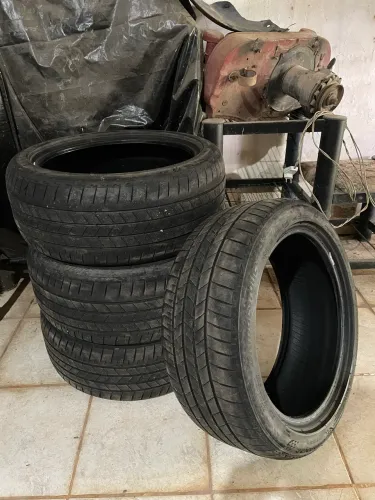 Vendo pneu meia vida 225/45 R17