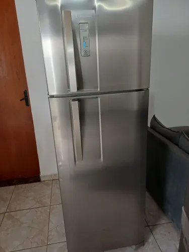 Geladeira Duplex Frost Free Electrolux 247 litros.