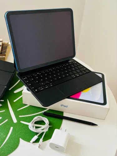 iPad 10 256GB Azul + Case teclado + Caneta