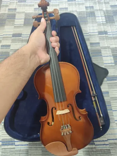 Violino com case