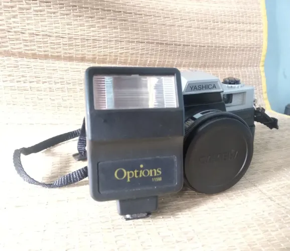 Câmera Yachica