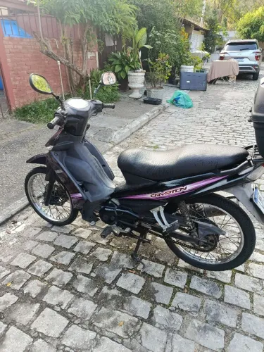 Vendo Yamaha cripton em excelente estado