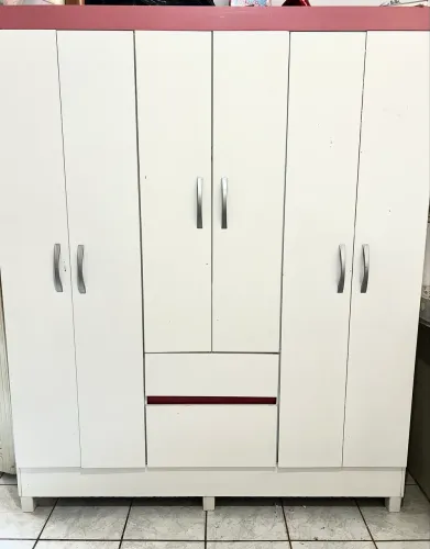 Guarda roupa 6 portas