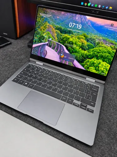 Samsung Galaxy Book3 360 13,3? | i5 13ª Geração | 8GB RAM | AMOLED Touch | 2 em 1