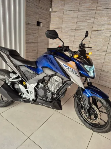 CB 300F TWISTER AZUL 2026, UNICO DONO, COM PROTETOR DE CARENAGEM