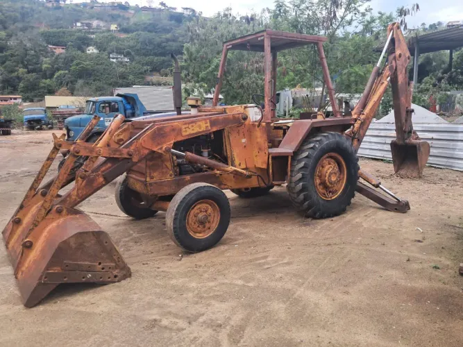 Retroescavadeira Case