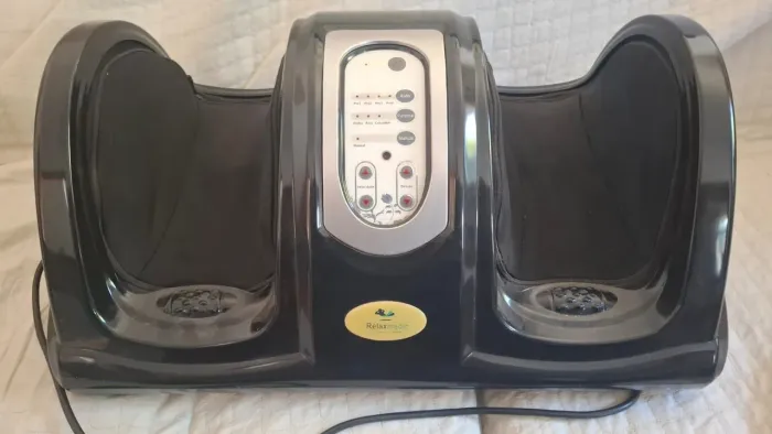 Massageador Elétrico Pés e Pernas Bivolt (Marca: Relaxmedic/Polishop)