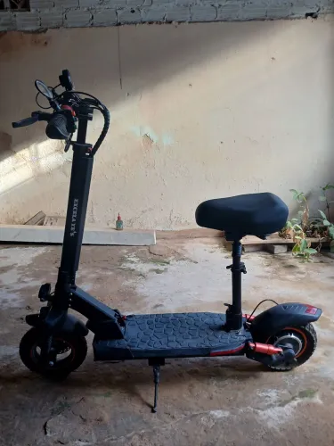 Patinete elétrico com assento (removível), até 48km/h, seminovo