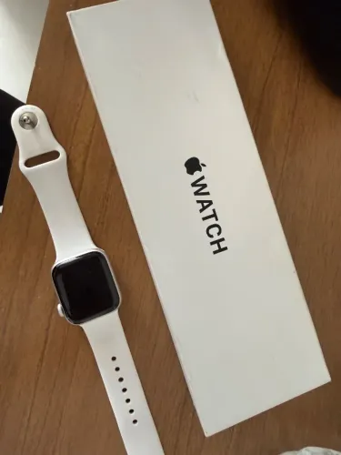 Vendo Apple Watch SE, gps, starlight.