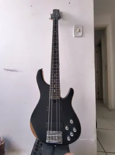 Contra baixo Tagima