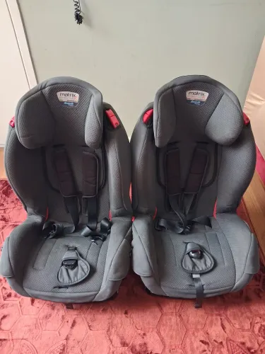 Cadeirinha infantil para automóvel