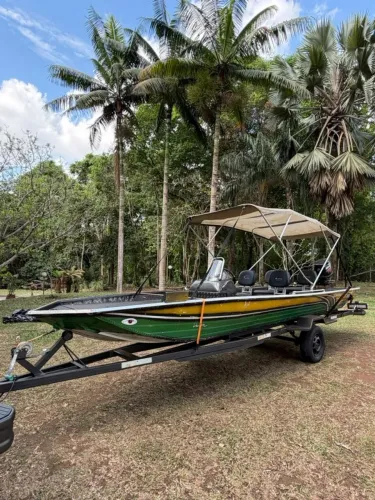 Lancha nova
