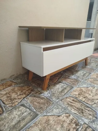 Rack semi novo (Madera Madera) para tv até 55