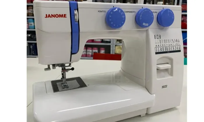 Máquina de costura Janome semi profissional 