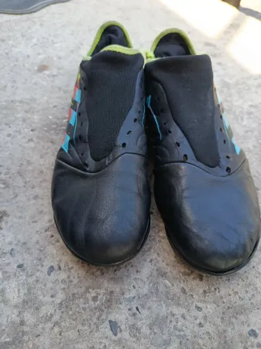 Chuteira Adidas society