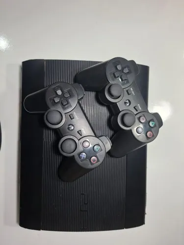 PlayStation 3 (PS3) Desbloqueado + 2 Controles