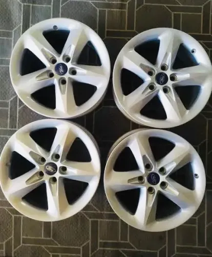 Jogo de rodas ford focus 5 x 108