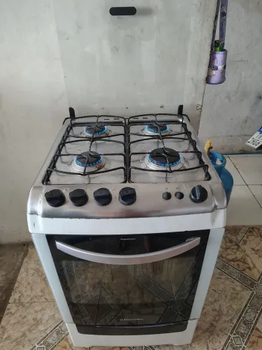 FOGÃO FUNCIONANDO PERFEITAMENTE - ENTREGO