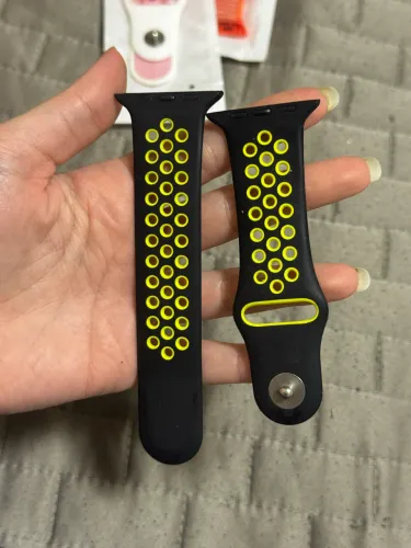 Pulseira Esportiva Preta/Amarela neon Apple Watch 42/44 mm - Nova