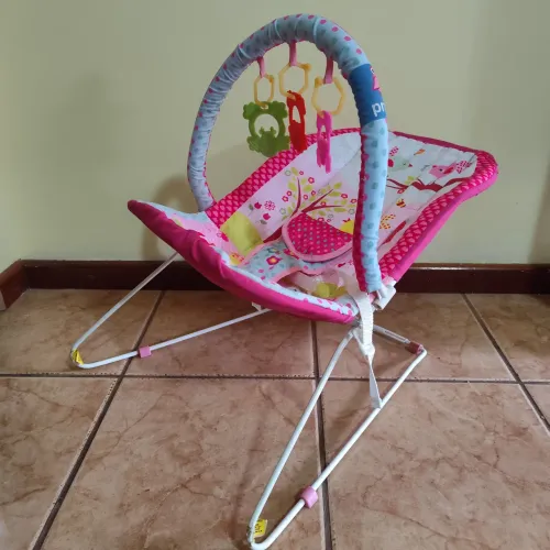 Cadeirinha De Descanso Bebê Protek Rosa Com Móbile - Perfeita!