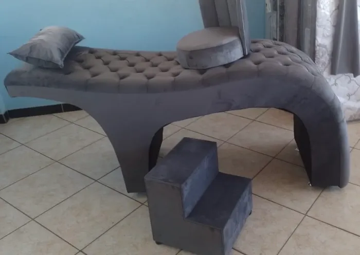 MACA ESTOFADA CINZA E ESCADA