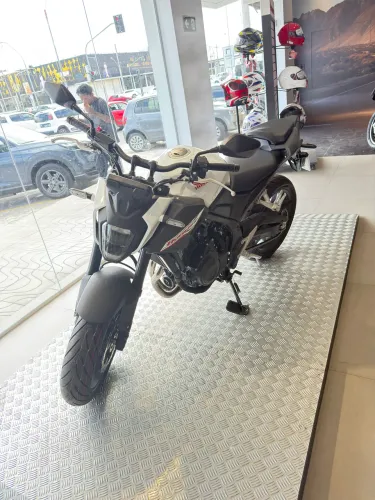CB 500 Honet valor 48.500,00