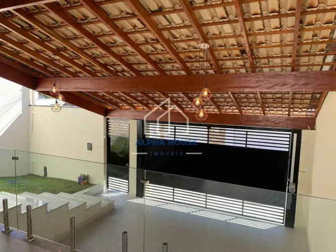Casa à venda, Vila Suiça, com três dormitórios sendo uma suíte e piscina.