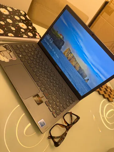 NOTEBOOK POSITIVO 4GB FUNCIONANDO PERFEITAMENTE 