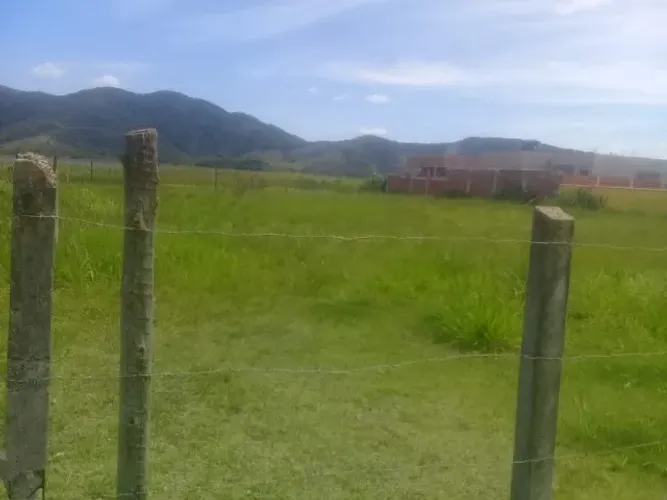 TERRENO EM JACONÉ - 1260m2 - entre o mar e a lagoa com vista pra Serra