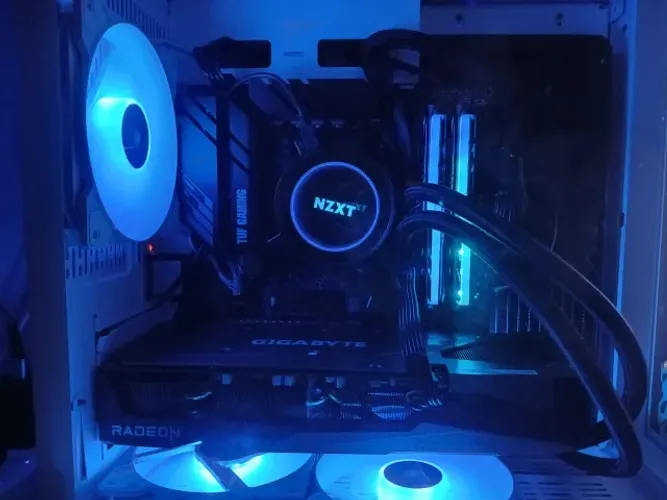 PC Gamer Ryzen 32GB Ram RX 7600 Top