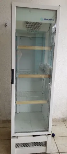 Refrigerador expositor e cervejeira Metalfrio sim 326L