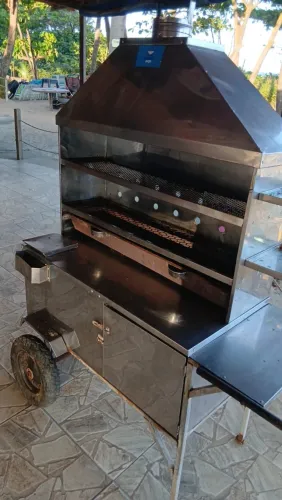 Carrinho de Churrasco em ótimas condições!!!