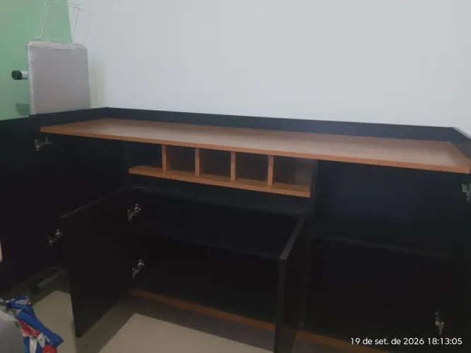 Armário de cozinha buffet com adega