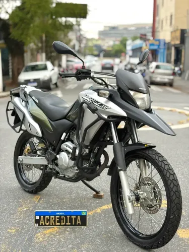 Xre 300 2017