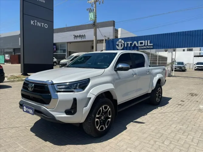 Toyota Hilux CD SRX Plus 4X4 2.8 TDI Die. Aut. 2025
