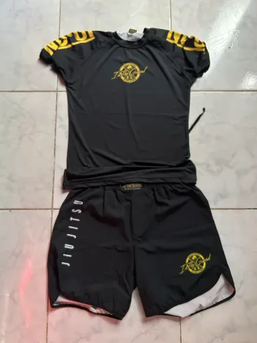RASH GUARD JIU JITSU IN THE GUARD