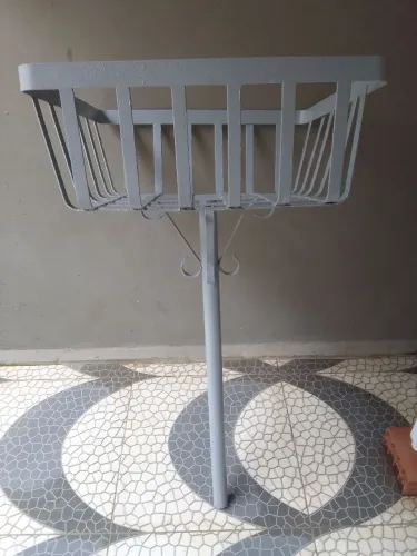 Lixeira para colocar em calçada em casa