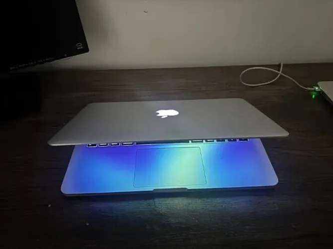 Pra vender logo MacBook Pro Retina 13? Early 2015 Intel Core i5 8GB RAM SSD 250GB