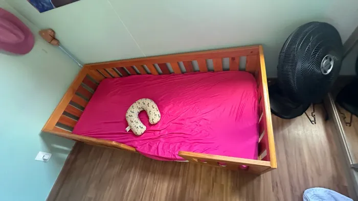 Cama Montessoriana em madeira nobre