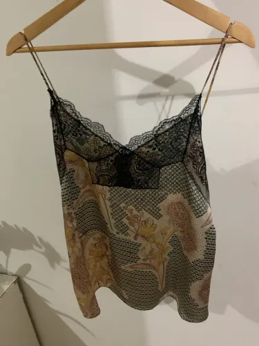 Blusa zara estampada com renda m