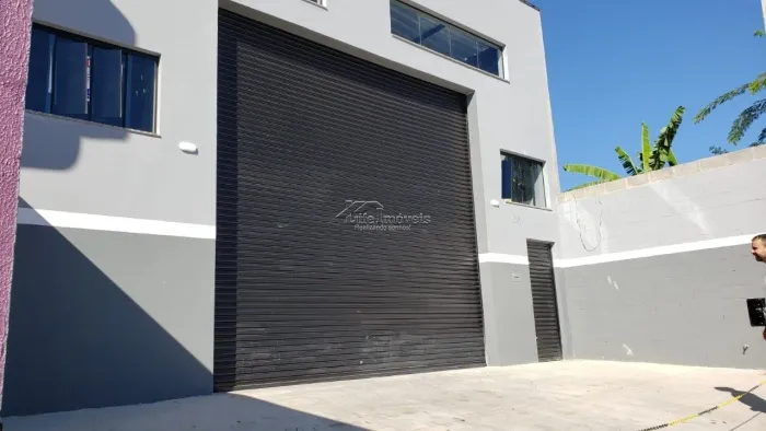 Barracão 350m² para locação N Cambuí Hortolândia