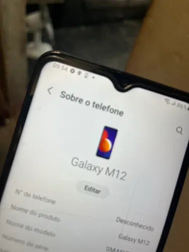Celular M12