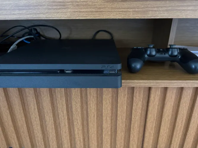 PlayStation 4 slim