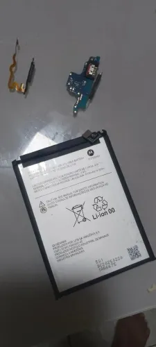 Vendo bateria nova e conector de carga do motor g15