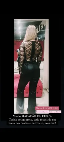 Macacão preto de renda