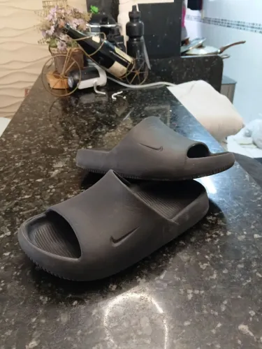 Chinelo slide Nike