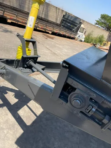 Distribuidor de calcário 3000 e 6000 kg esteira 80 cm para trator para trator