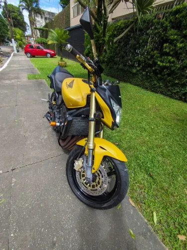  HONDA HORNET 2013 AMARELA O SONHO DA MLKADA ESTÁ À VENDA! OPORTUNIDADE!