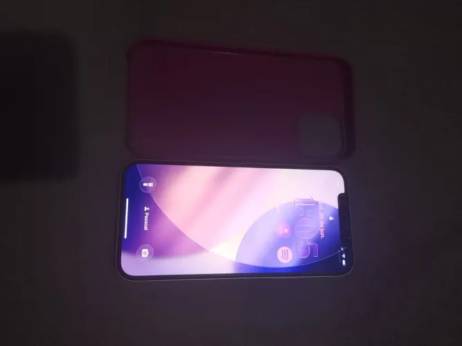 Vendo iPhone 12 com 128 ggs única dona *