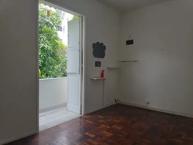 ALUGO conjugado junto a Praça Edmundo Rego, Grajaú de quarto, sacada, banheiro, cozinha   